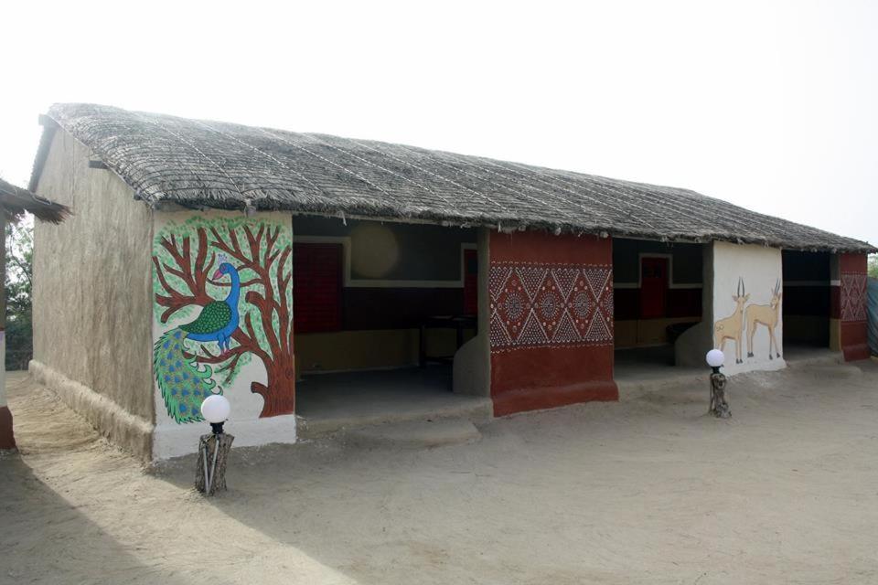Kutir Craft Village Resort Bherandiāla Eksteriør billede