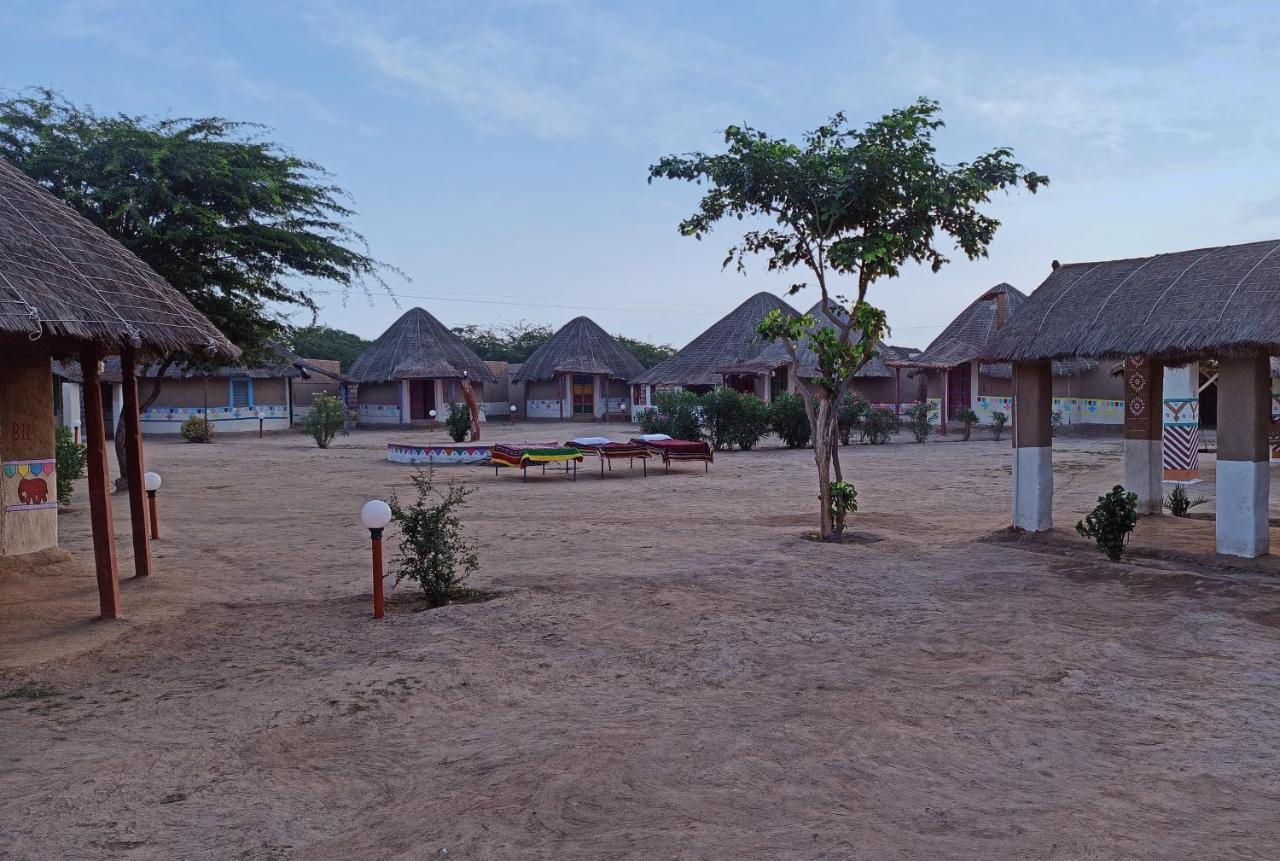 Kutir Craft Village Resort Bherandiāla Eksteriør billede