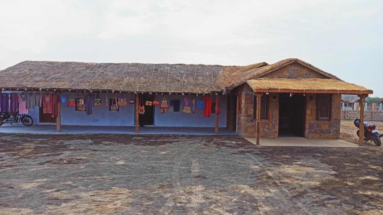 Kutir Craft Village Resort Bherandiāla Eksteriør billede