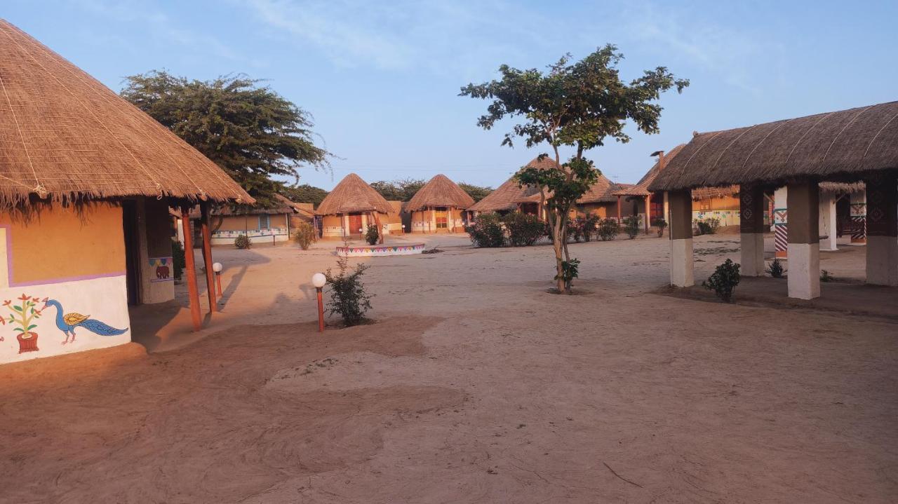 Kutir Craft Village Resort Bherandiāla Eksteriør billede