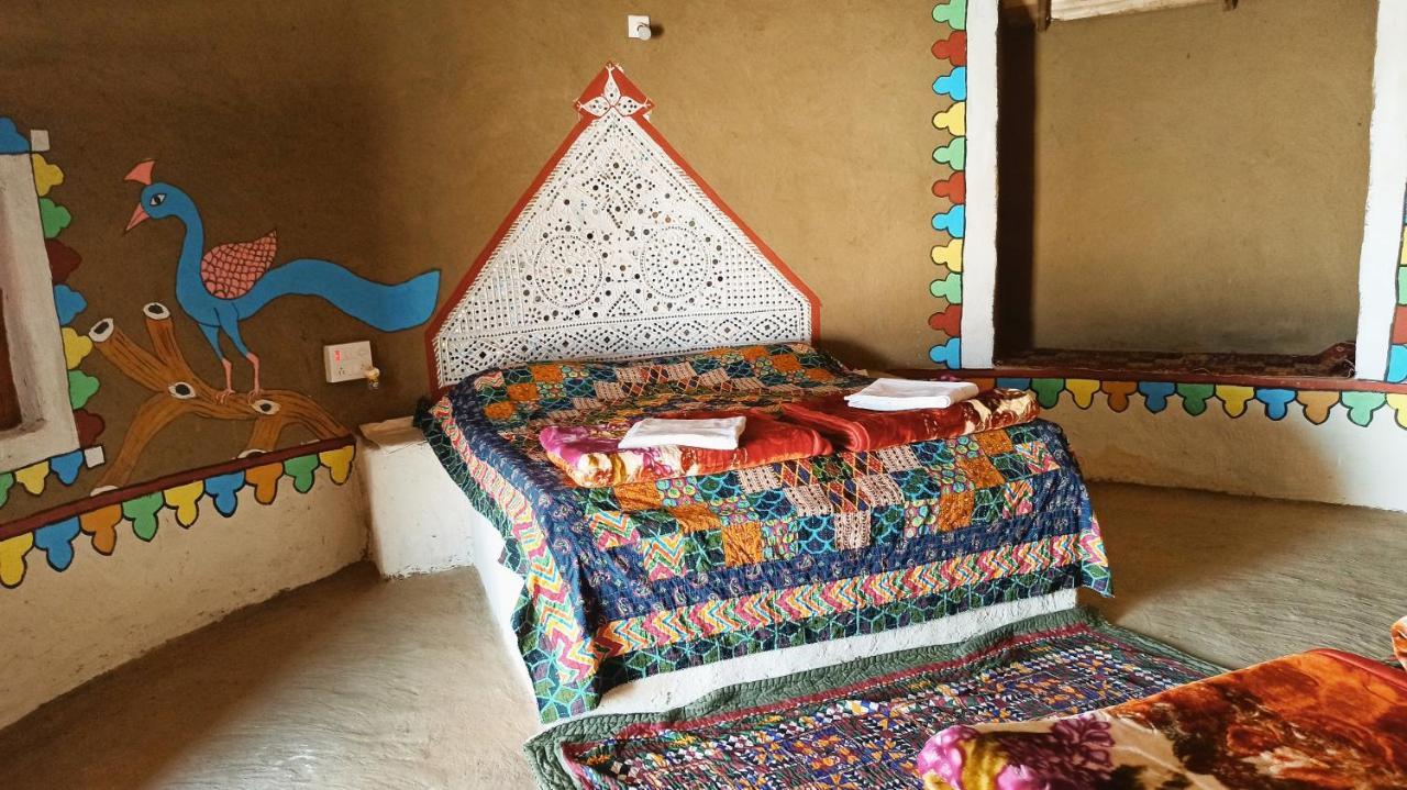 Kutir Craft Village Resort Bherandiāla Eksteriør billede