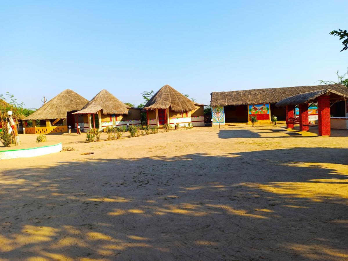 Kutir Craft Village Resort Bherandiāla Eksteriør billede