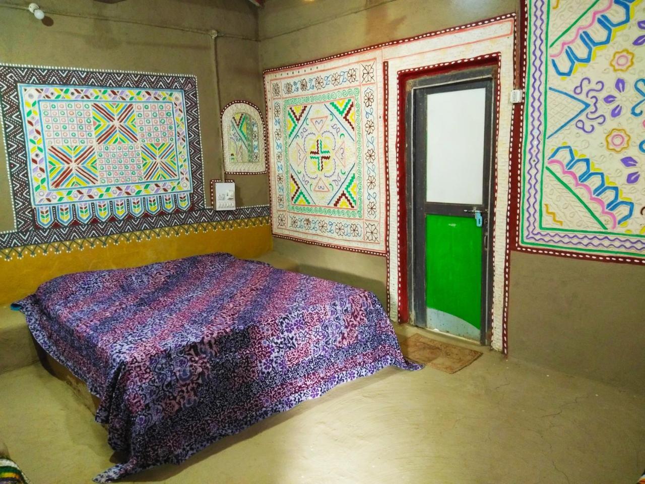 Kutir Craft Village Resort Bherandiāla Eksteriør billede