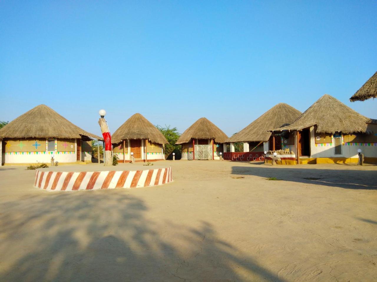 Kutir Craft Village Resort Bherandiāla Eksteriør billede