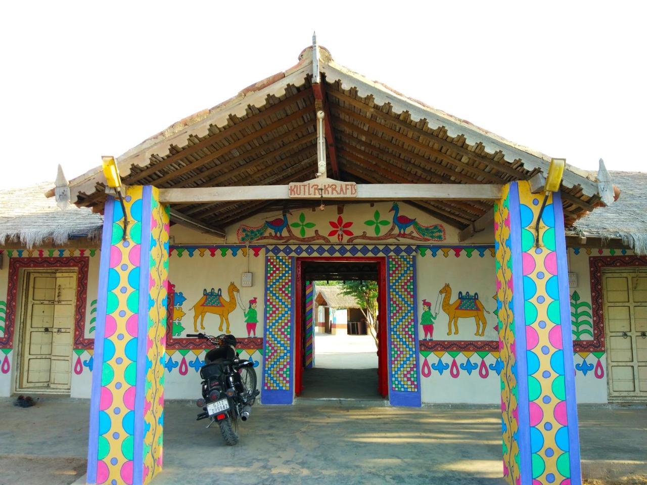 Kutir Craft Village Resort Bherandiāla Eksteriør billede