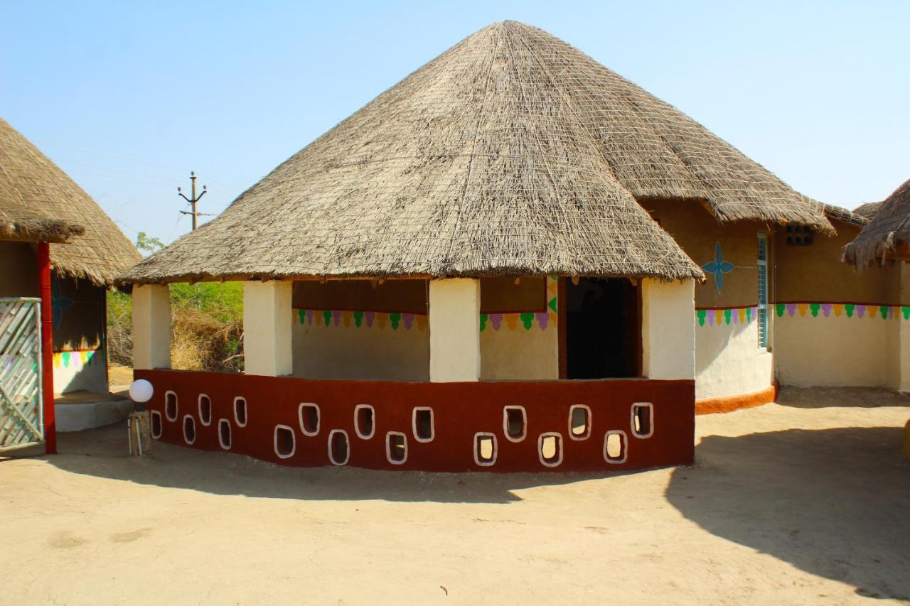 Kutir Craft Village Resort Bherandiāla Eksteriør billede