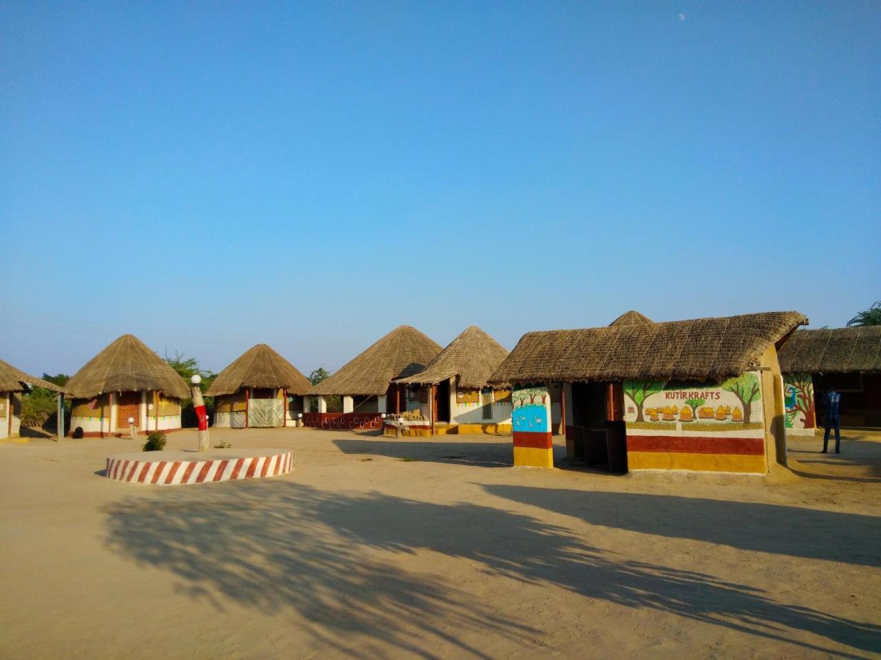 Kutir Craft Village Resort Bherandiāla Eksteriør billede